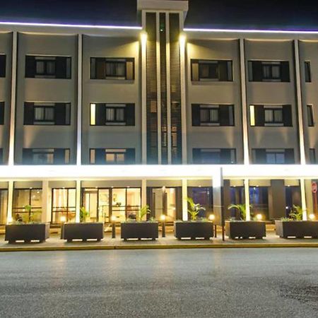 Imperial Hotel Express Кисуму Экстерьер фото