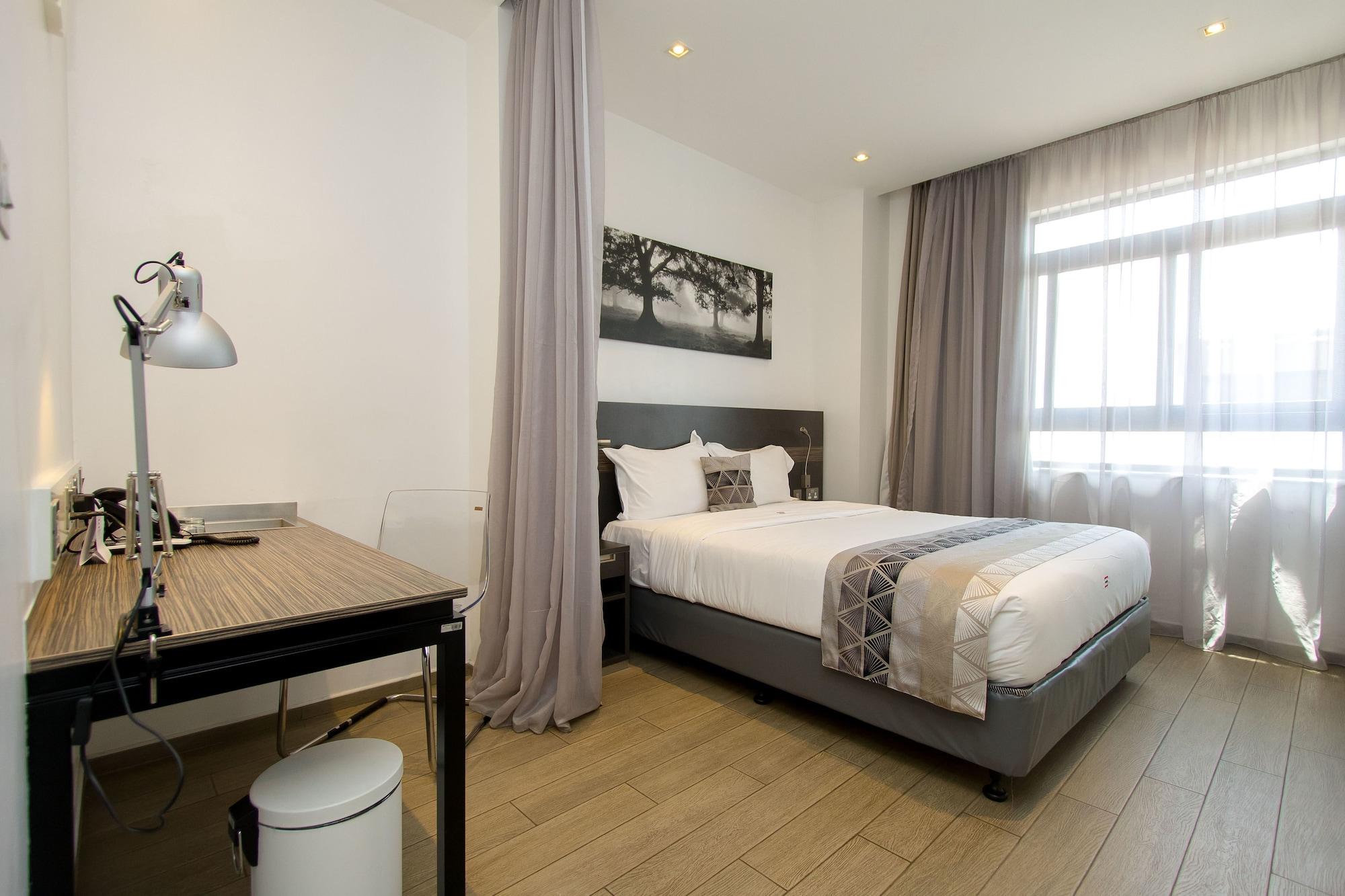 Imperial Hotel Express Кисуму Экстерьер фото