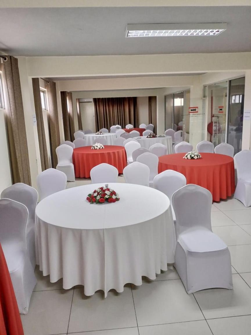 Imperial Hotel Express Кисуму Экстерьер фото