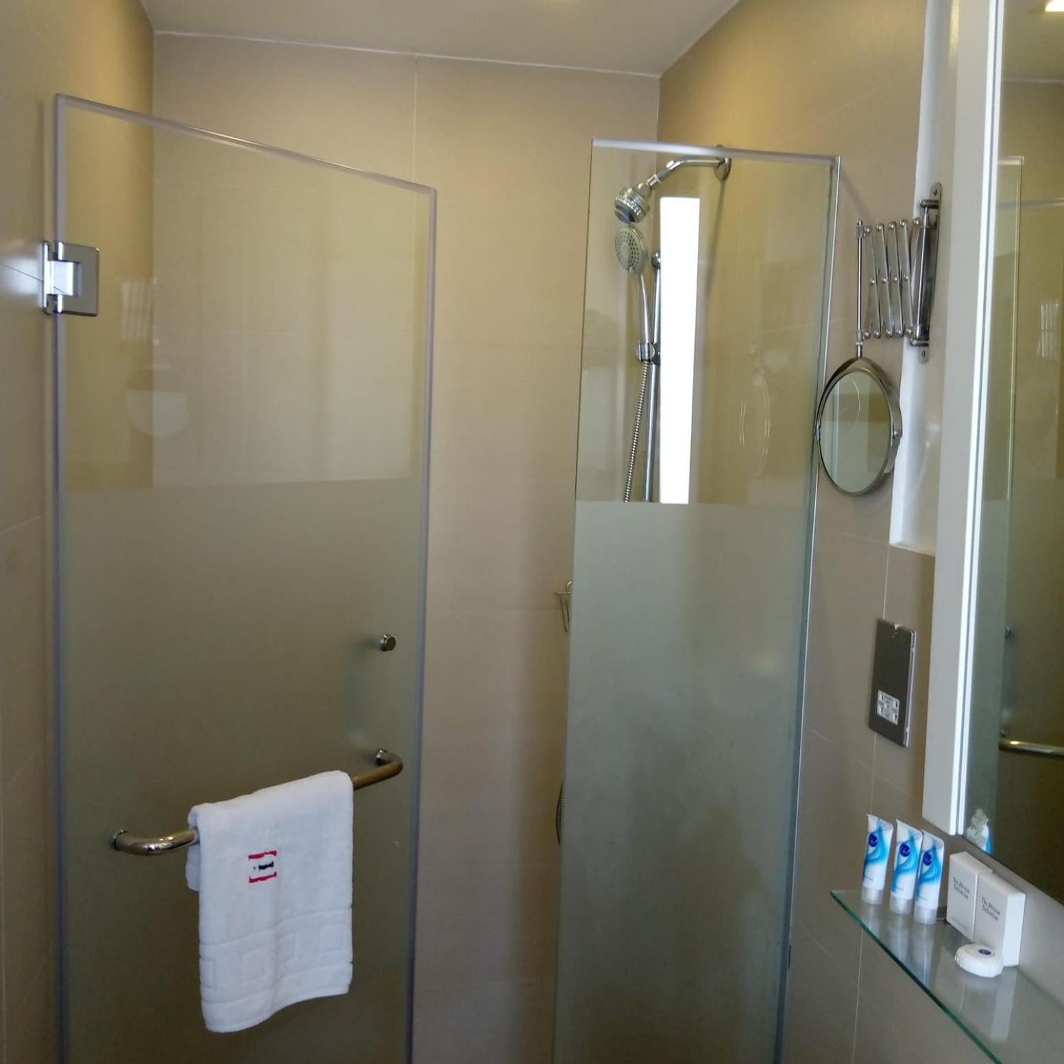 Imperial Hotel Express Кисуму Экстерьер фото