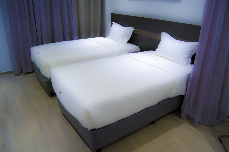 Imperial Hotel Express Кисуму Экстерьер фото