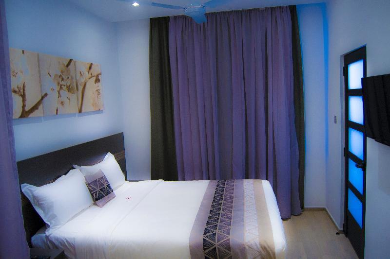 Imperial Hotel Express Кисуму Экстерьер фото