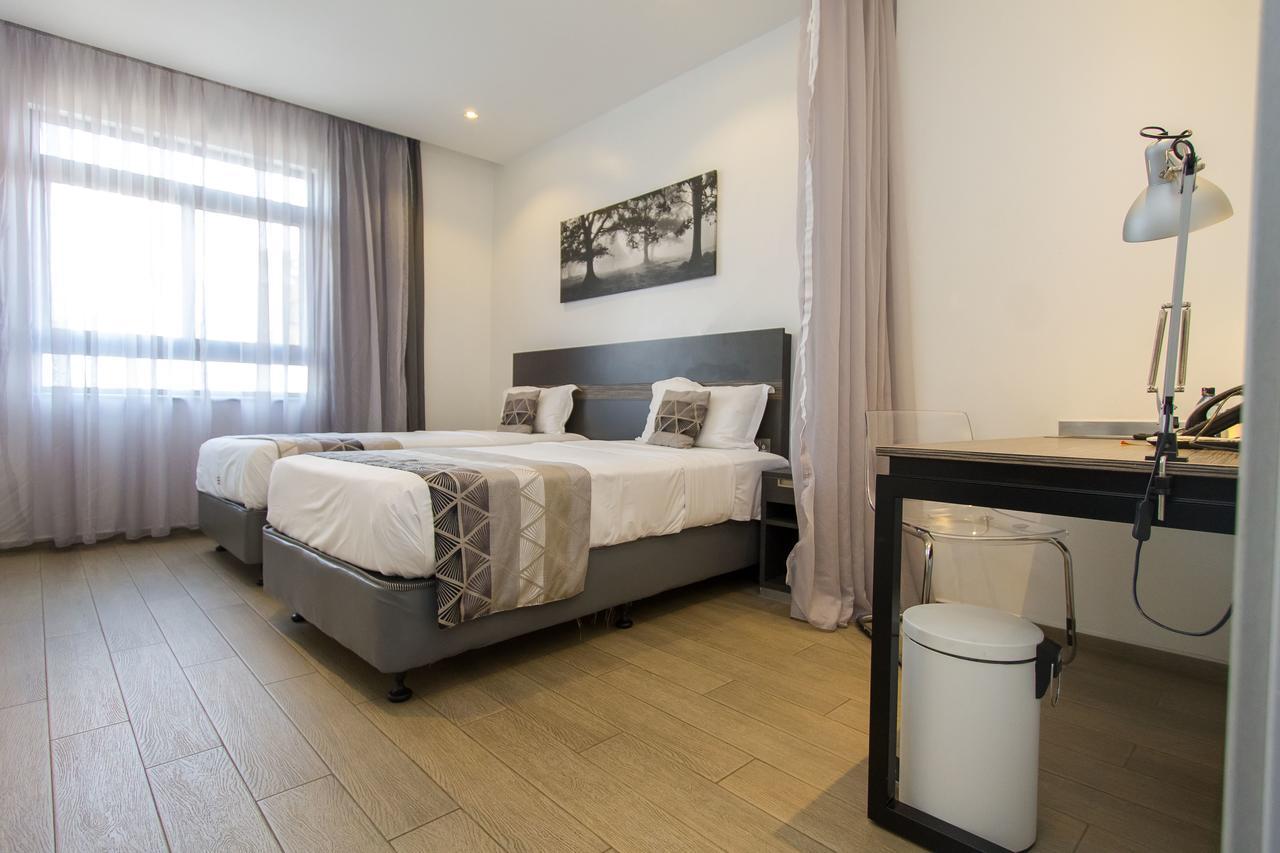 Imperial Hotel Express Кисуму Экстерьер фото