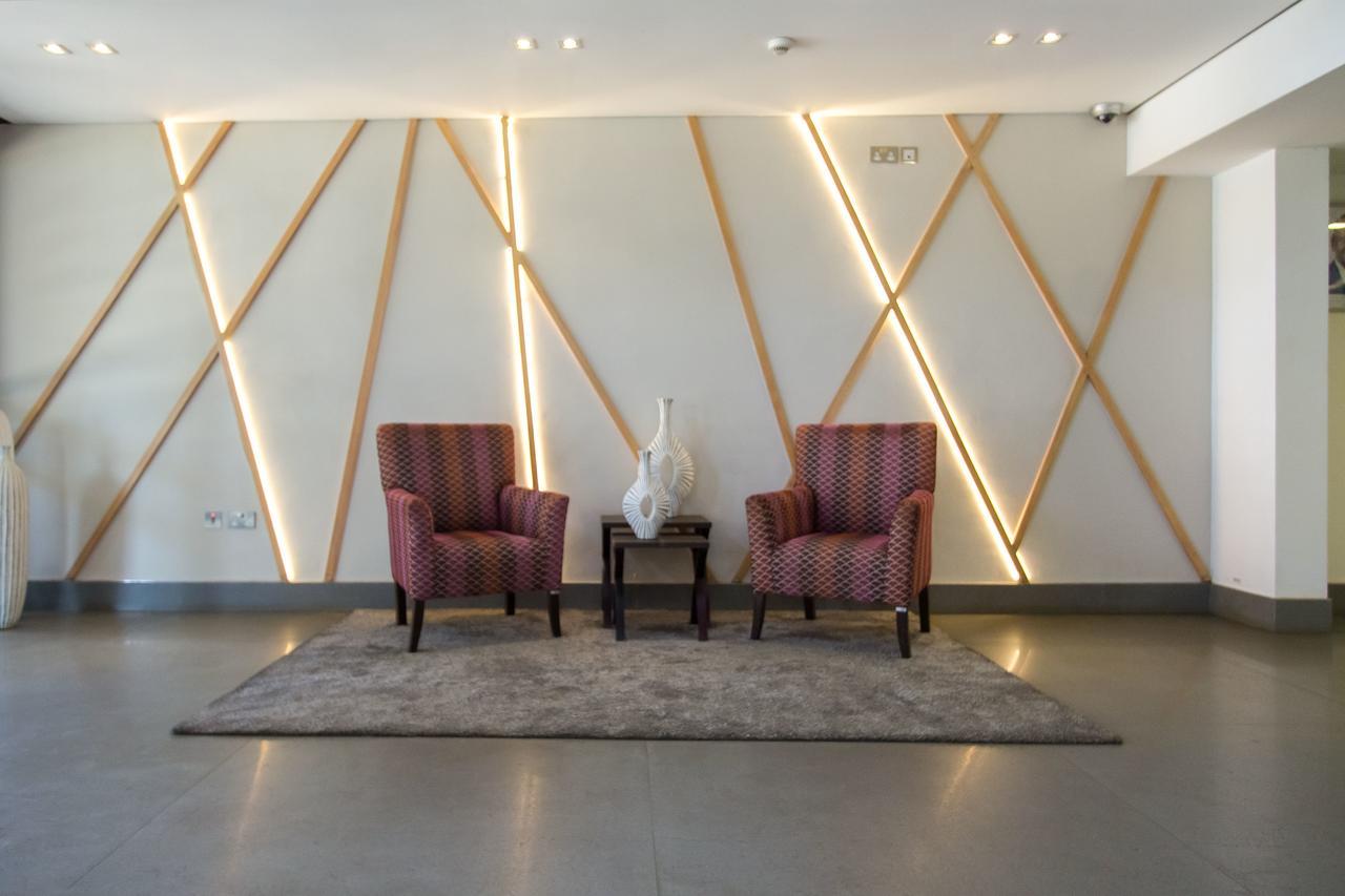 Imperial Hotel Express Кисуму Экстерьер фото