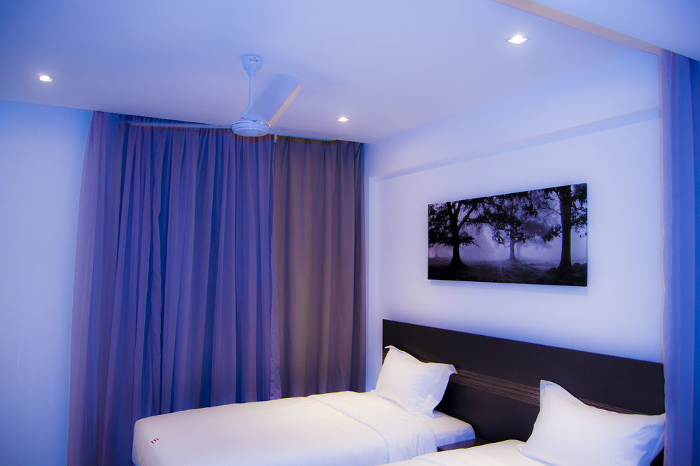 Imperial Hotel Express Кисуму Экстерьер фото