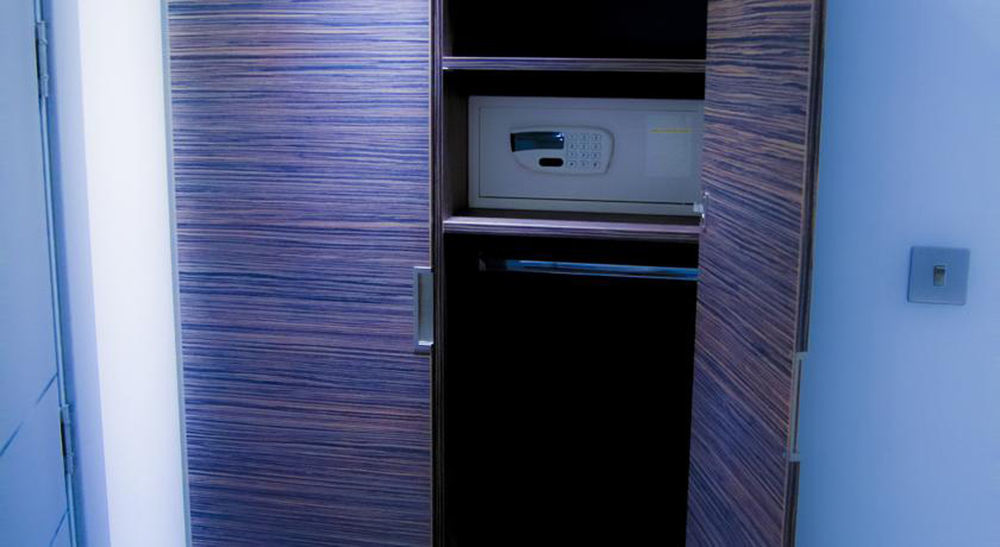 Imperial Hotel Express Кисуму Экстерьер фото